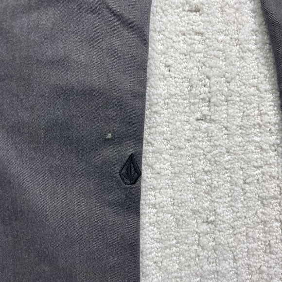 Y2K Volcom Pants Boy 26 / 12 Gray Straight Leg Flat Front Eco Repreve Skater - Picture 10 of 11